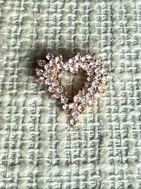 Coquette Vintage 80s Open Heart Cluster Pendant